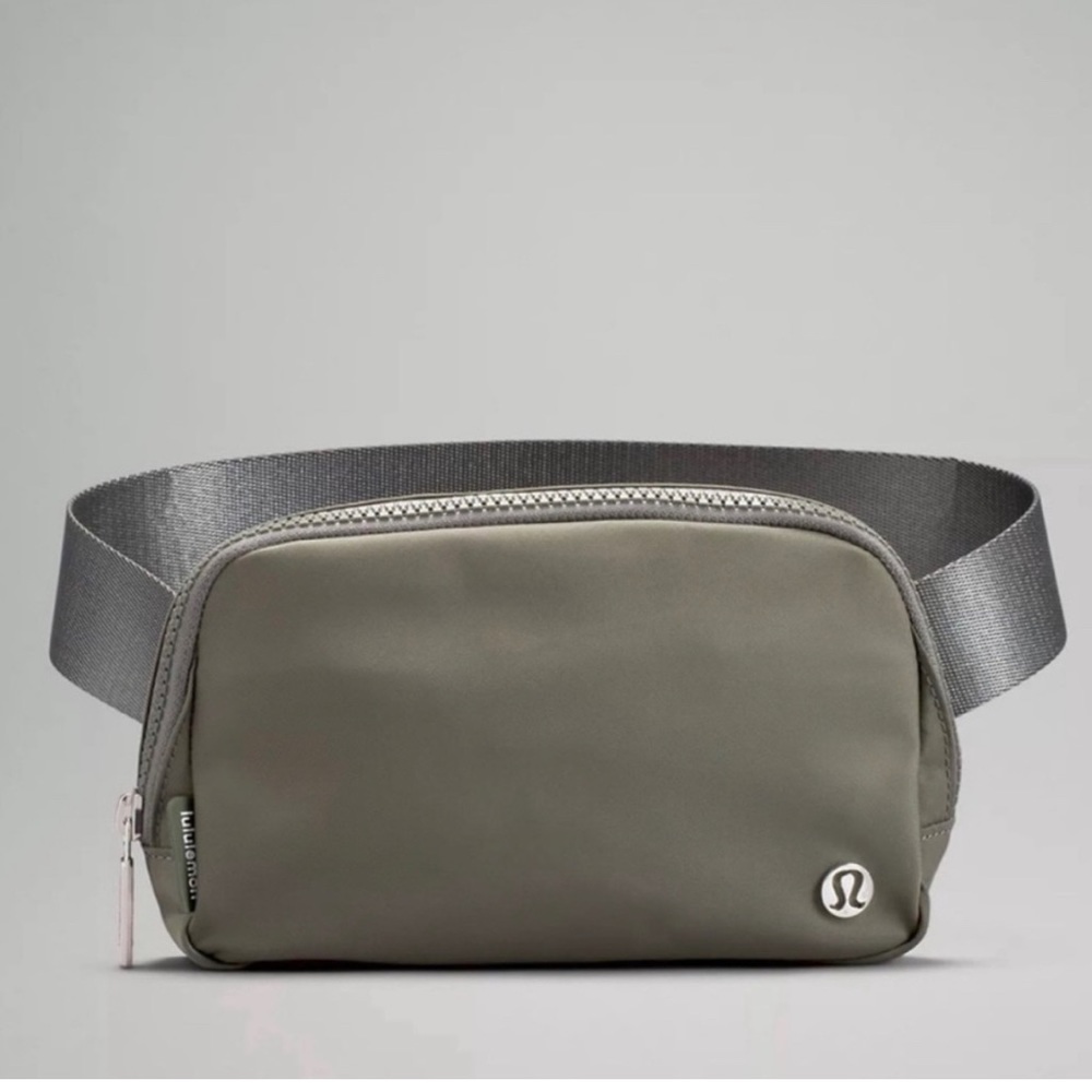 Lululemon Everywhere Belt Bag Grey Sage NWT